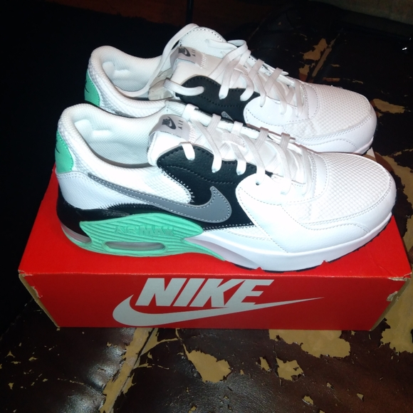 Nike Shoes - Womens air max